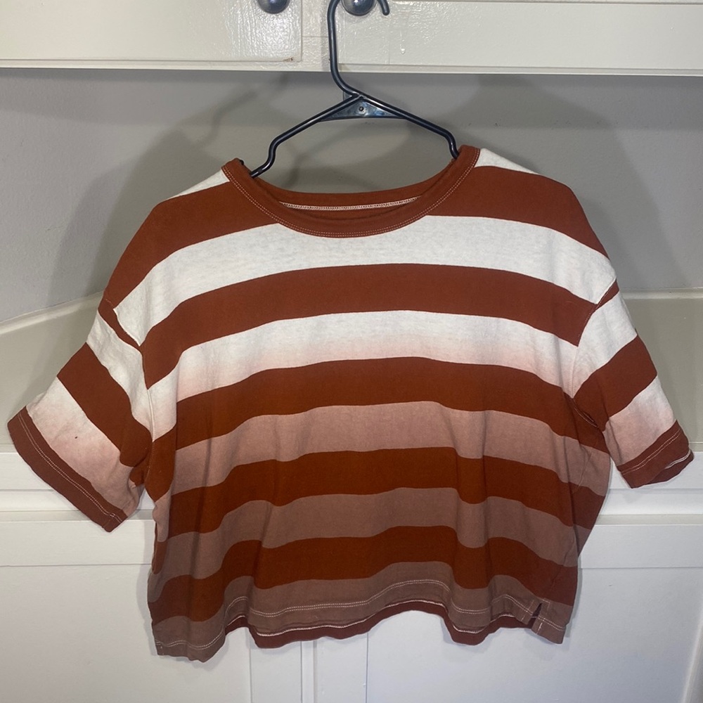 Short sleeve striped crop top